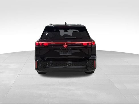 Used 2025 Volkswagen Tiguan SEL R-Line AWD/4WD image 29