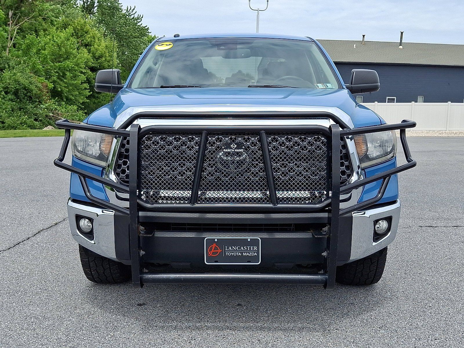 Used 2019 Toyota Tundra SR5 w/ SR5 Upgrade Package AWD/4WD image 2