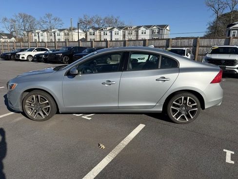 Used 2017 Volvo S60 T5 Dynamic image 20
