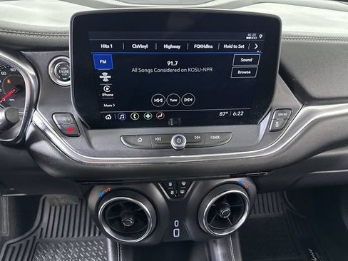 Used 2025 Chevrolet Blazer LT AWD/4WD image 13
