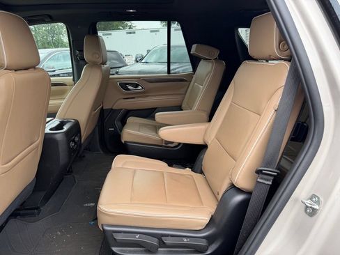 Used 2021 Chevrolet Tahoe Premier w/ Premium Package AWD/4WD image 19