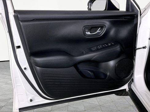 Used 2023 Honda HR-V LX image 21