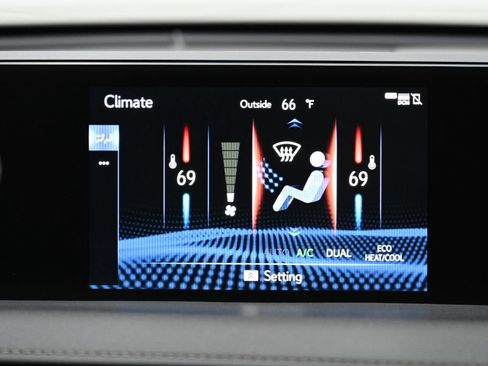 Used 2021 Lexus UX 200 w/ Accessory Package (Z2) FWD image 29