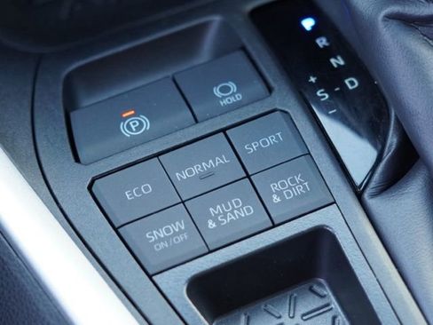 Certified 2024 Toyota RAV4 LE AWD/4WD image 34