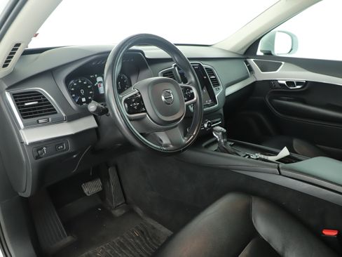 Used 2022 Volvo XC90 T5 Momentum w/ Climate Package image 17