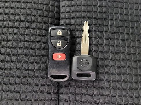 Used 2015 Nissan Titan SV w/ SV Value Truck Package image 32