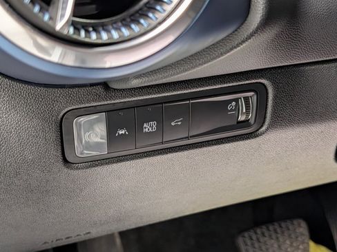 Used 2024 Chevrolet Equinox EV LT FWD image 16