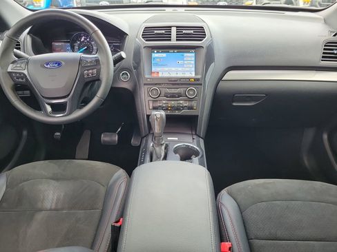 Certified 2021 Ford F150 XLT w/ Equipment Group 302A High image 11