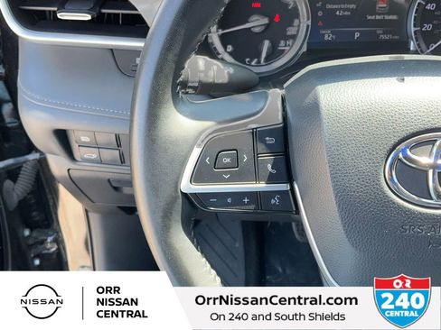 Used 2022 Toyota Highlander XLE AWD/4WD image 21