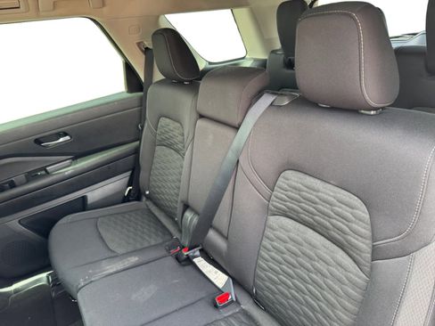 Used 2022 Nissan Pathfinder SV w/ SV Black Package FWD image 21
