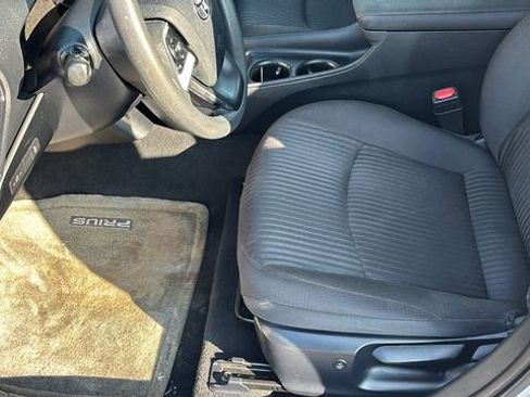 Used 2016 Toyota Prius Two image 26