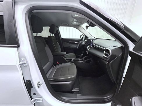 Used 2025 Chevrolet TrailBlazer LT AWD/4WD image 15