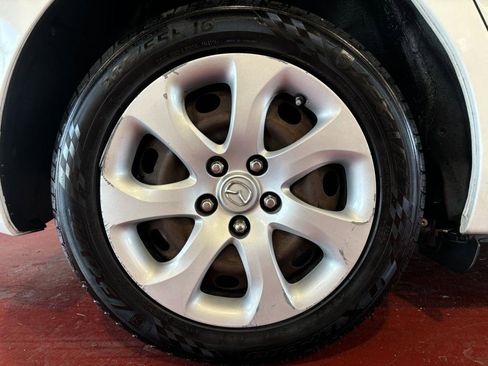 Used 2013 MAZDA MAZDA3 i Sport image 33