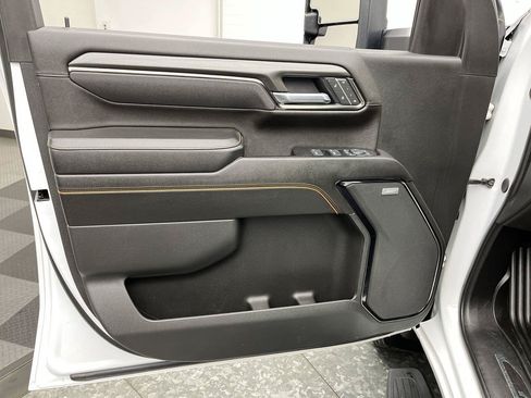 Certified 2025 GMC Sierra 2500 AT4 AWD/4WD image 10
