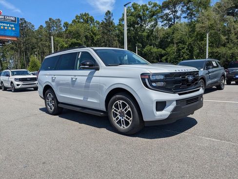 New 2026 Ford Expedition Active RWD image 2