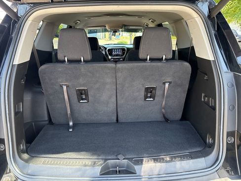 Certified 2022 GMC Acadia SLE w/ Driver Convenience Package image 36