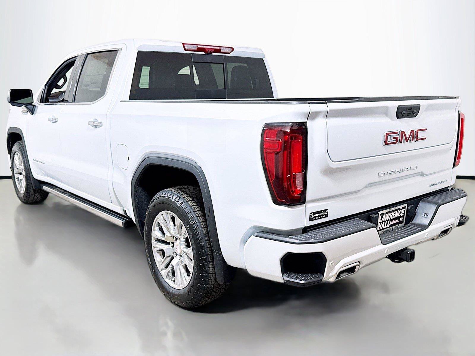Used 2026 GMC Sierra 1500 Denali w/ Technology Package AWD/4WD image 3