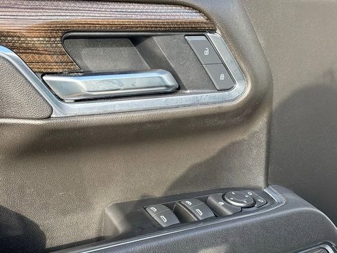 Used 2025 Chevrolet Silverado 1500 LT Trail Boss w/ Dark Appearance Package image 27