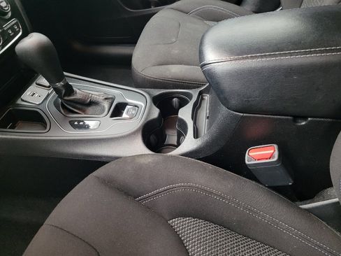 Used 2020 Jeep Cherokee Latitude FWD image 26