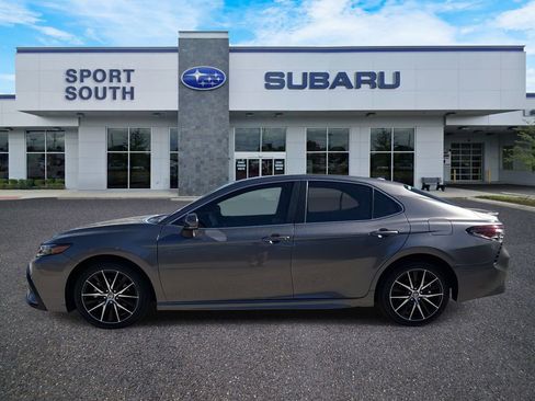 Used 2024 Toyota Camry SE image 7