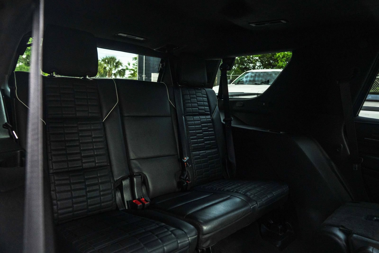 Used 2021 Cadillac Escalade Sport Platinum w/ LPO, ONYX Package AWD/4WD image 32