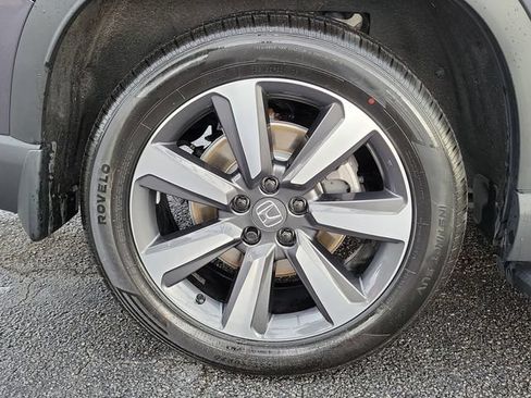 Certified 2025 Honda Pilot Touring image 7