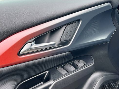 Used 2025 Chevrolet Equinox EV RS w/ Convenience Package II image 18