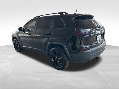 Used 2019 Jeep Cherokee Latitude Plus image 4