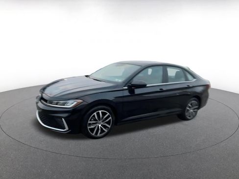 Used 2025 Volkswagen Jetta SE image 8