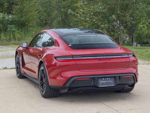 Used 2025 Porsche Taycan 4S AWD/4WD image 3