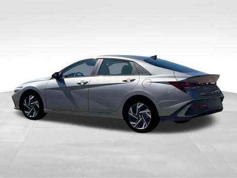 New 2025 Hyundai Elantra Sport image 4