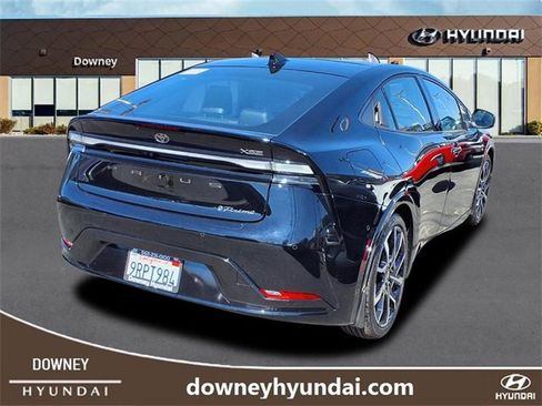 Used 2024 Toyota Prius Prime Premium image 3