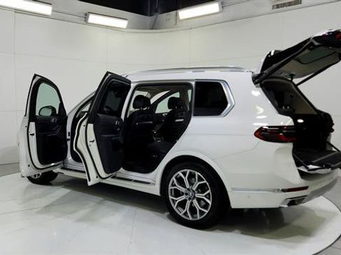 Used 2026 BMW X7 xDrive40i AWD/4WD image 31