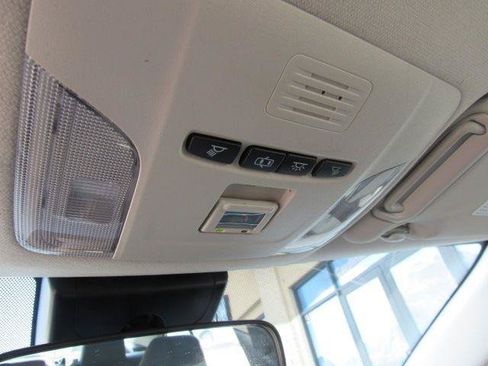 Used 2022 Toyota Corolla LE FWD image 32