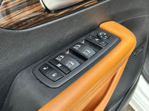Certified 2023 Chrysler Pacifica Pinnacle FWD image 34