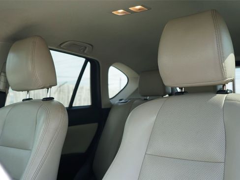 Used 2016 MAZDA CX-5 Touring FWD image 11