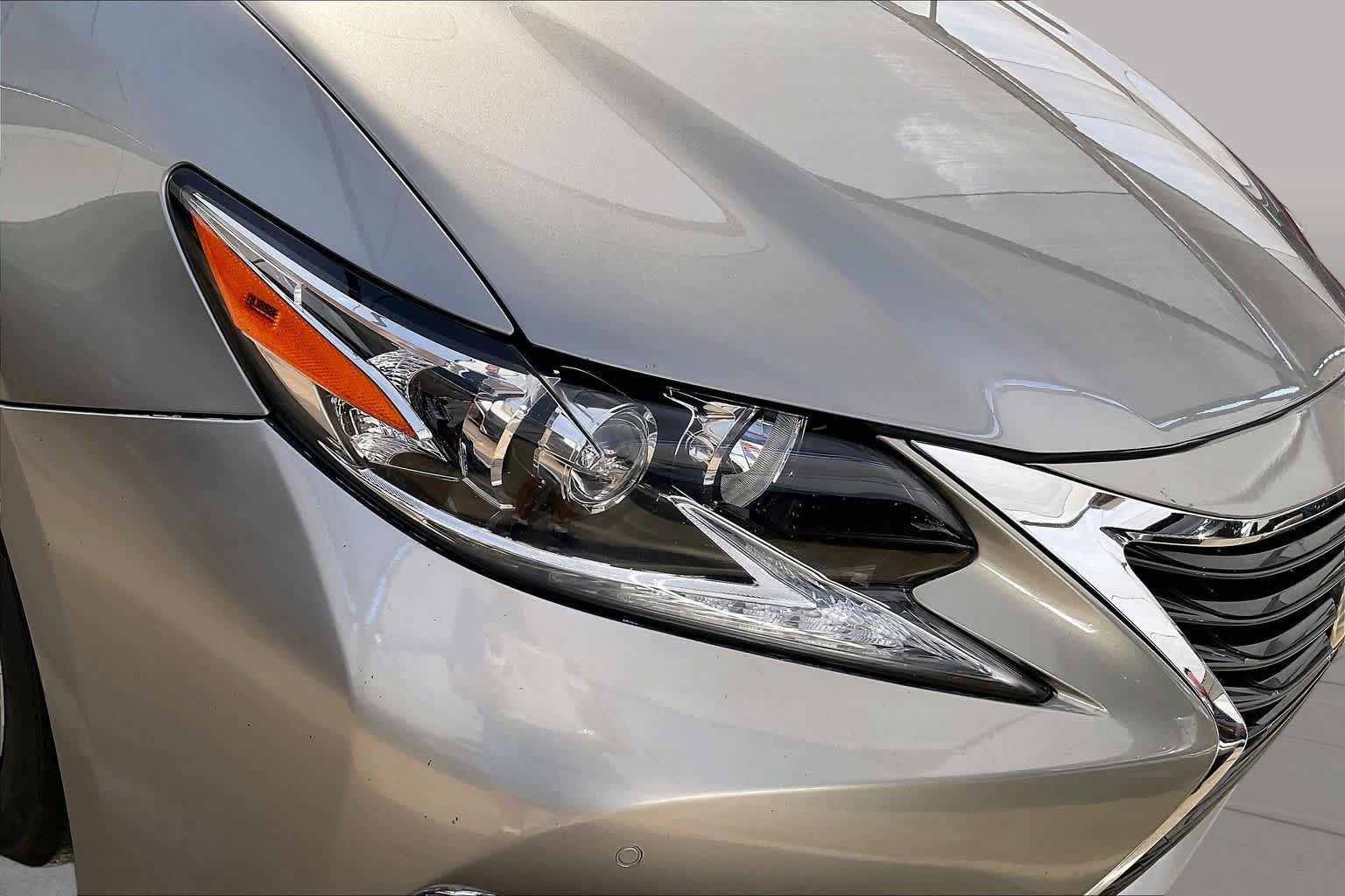 Used 2017 Lexus ES 350 w/ Navigation System Package FWD image 26