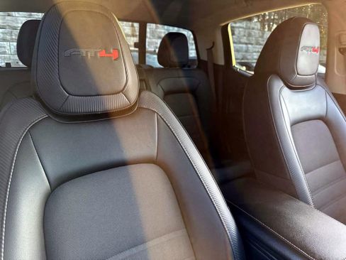 Used 2022 GMC Canyon AT4 w/ Trailering Package image 10