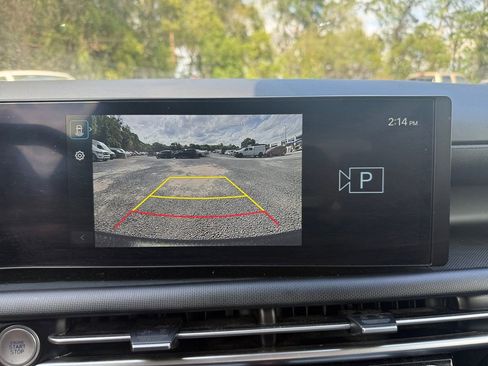 Used 2025 Hyundai Santa Cruz SE FWD image 32