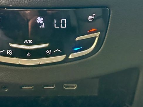 Used 2019 Cadillac Escalade Premium Luxury w/ Escalade Sport Edition AWD/4WD image 49