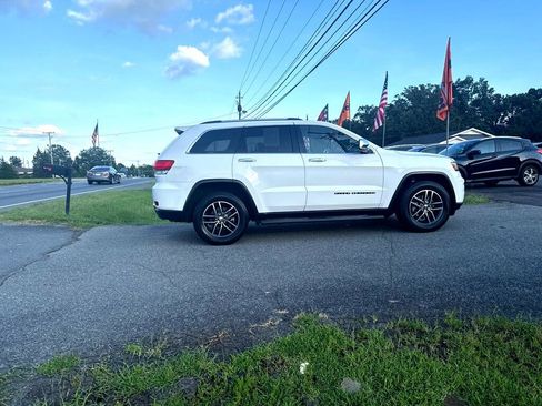 Used 2018 Jeep Grand Cherokee Limited image 13