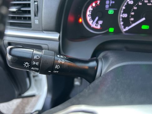 Used 2013 Lexus CT 200h image 20