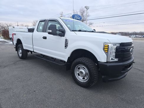 Used 2018 Ford F350 XL image 4