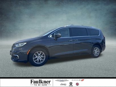 Used 2021 Chrysler Pacifica Touring-L