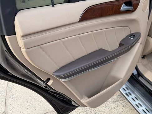 Used 2013 Mercedes-Benz GL 450 4MATIC image 13