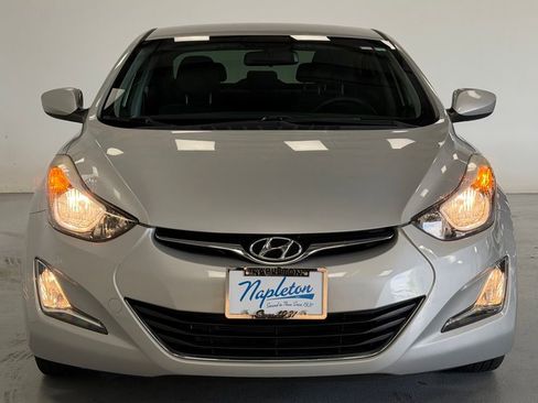 Used 2015 Hyundai Elantra SE w/ Option Group 02 FWD image 7