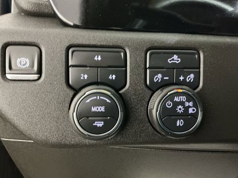 Used 2025 Chevrolet Silverado 2500 LT image 24