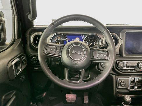 Used 2023 Jeep Gladiator Sport AWD/4WD image 18