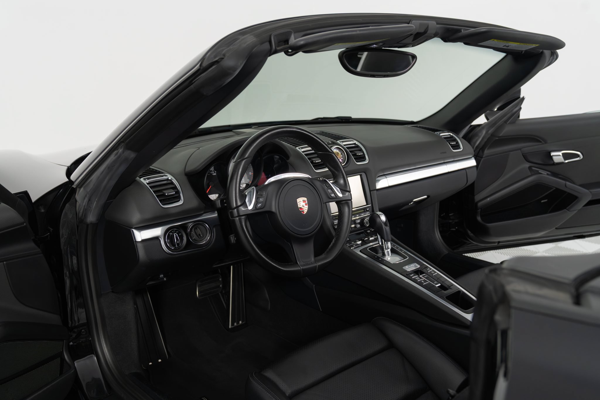 Used 2015 Porsche Boxster S RWD image 3