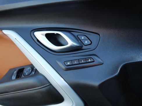 Used 2016 Chevrolet Camaro SS image 12